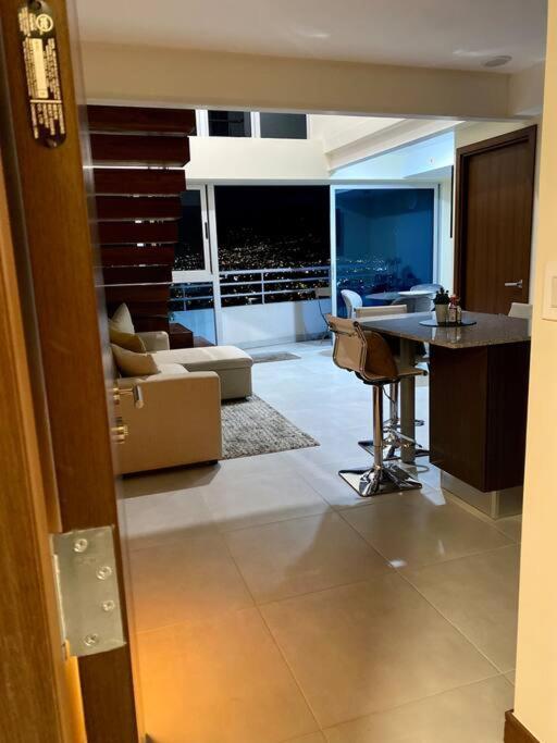 Penthouse En Los Yoses, Vista De Los Dioses Fast Wifi San José Dış mekan fotoğraf